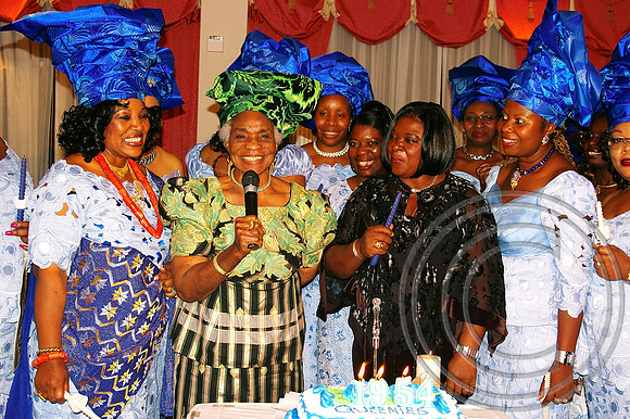 Queen's Alumni (171)_edited.jpg