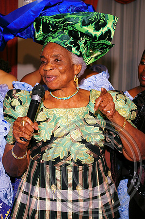 Queen's Alumni (173)_edited.jpg