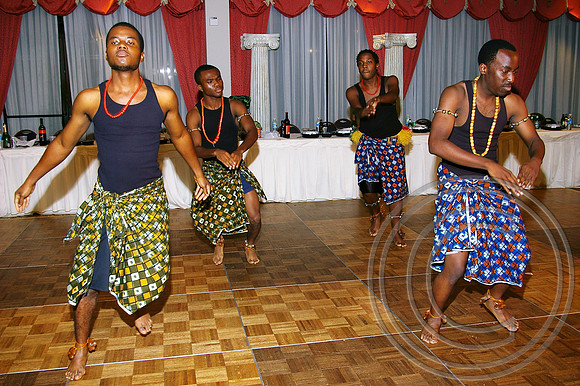 Queen's Alumni (275)_edited.jpg