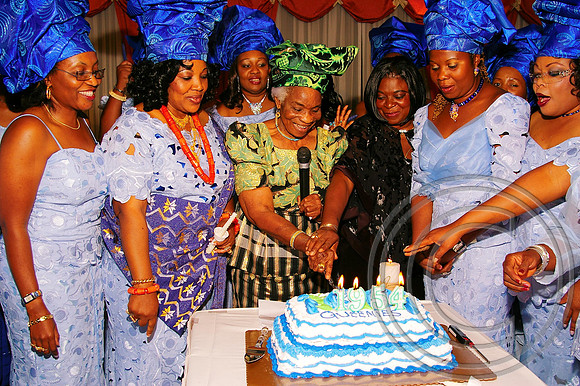 Queen's Alumni (174)_edited.jpg
