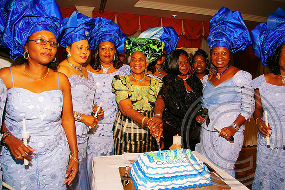 Queen's Alumni (175)_edited.jpg