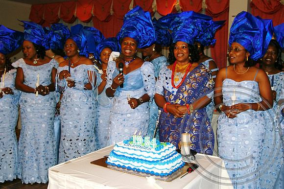 Queen's Alumni (165)_edited.jpg