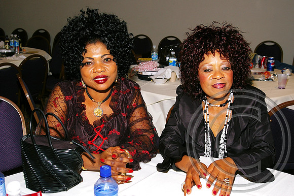 Queen's Alumni (272)_edited.jpg
